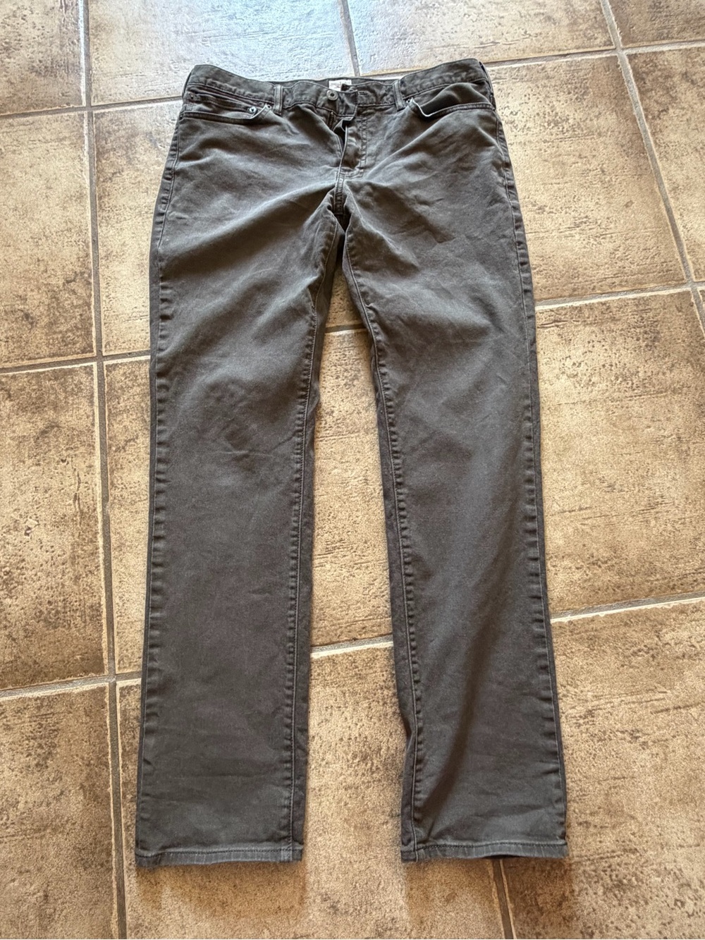 Dockers Men's Straight Leg Jeans in Charcoal